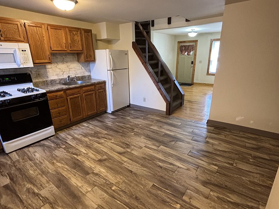 1st image of 17 Johnston Ave