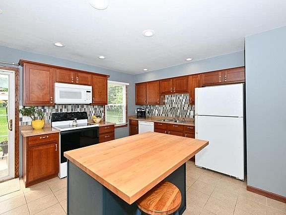 2nd image of 213 McDivitt LANE