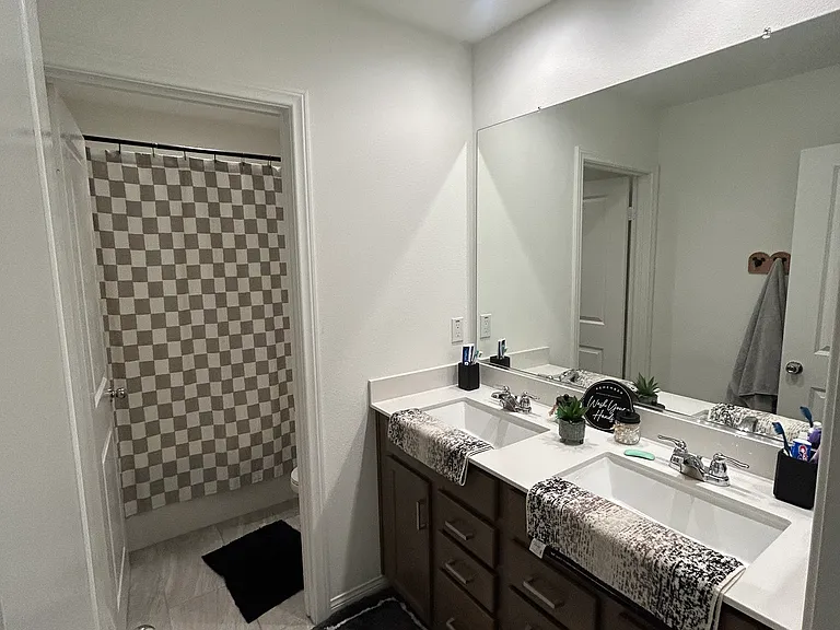 4563 Highland Ave — Photo 13