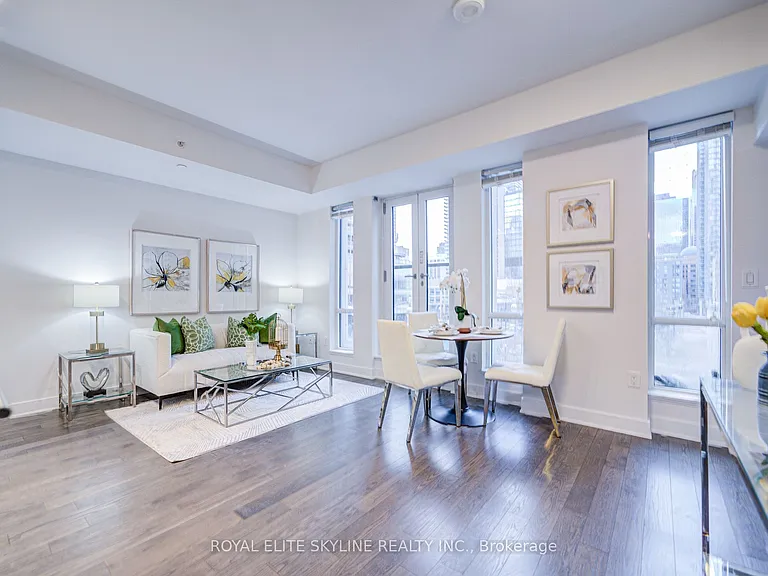 955 Bay St #310 — Photo 10