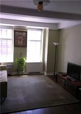 Sold by R New York | media 2