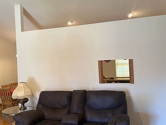 5th image of 1865 Martindale Dr