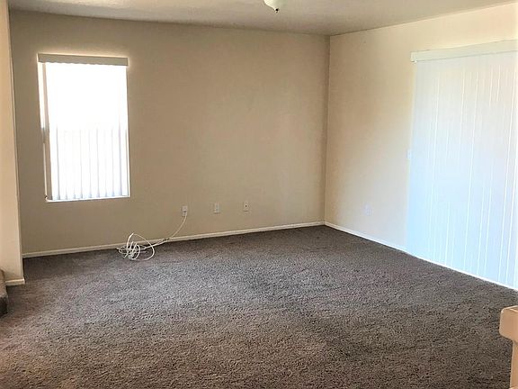 3rd image of 15077 Roan Cir