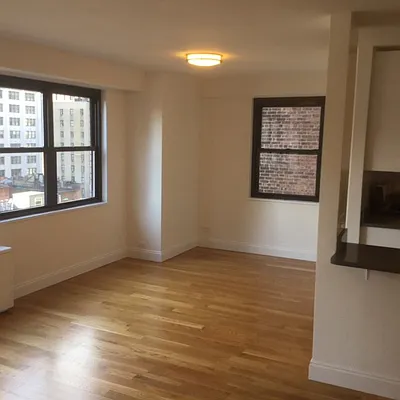 Rented by Solil Management | media 6