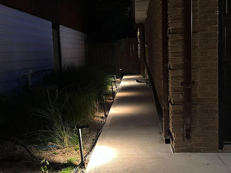 244 Burbank Dr #BASEMENT — Photo 23