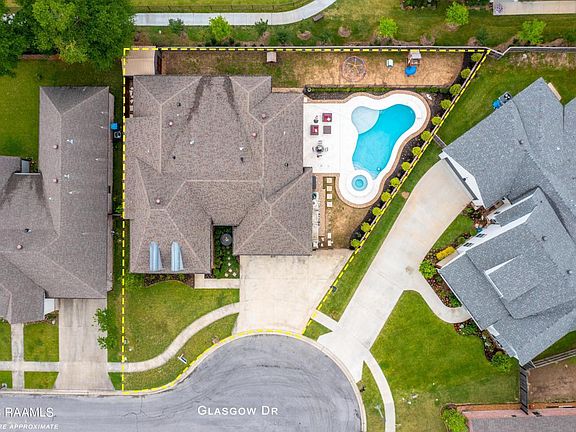 3rd image of 209 Glasgow Dr