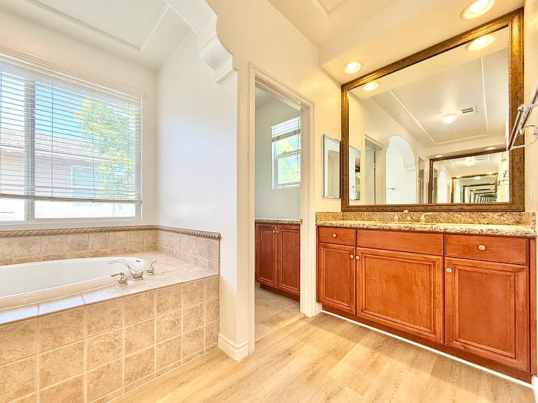 13835 Kerry Ln — Photo 16