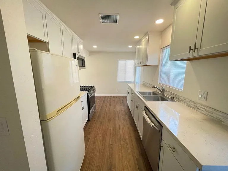 5215 Waring Rd — Photo 9