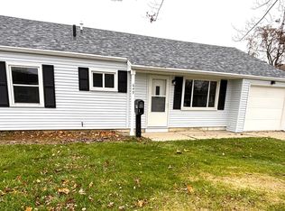 649 Midfield Dr, Maumee, OH 43537