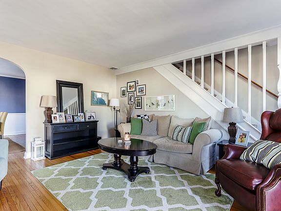 3rd image of 305 Lincoln Ave