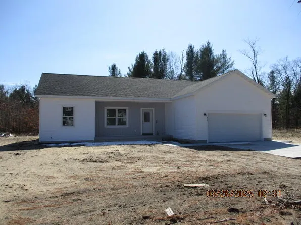 557 Berkshire St, Twin Lake, MI 49457