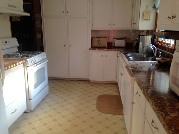 Kitchen, new counters/sink