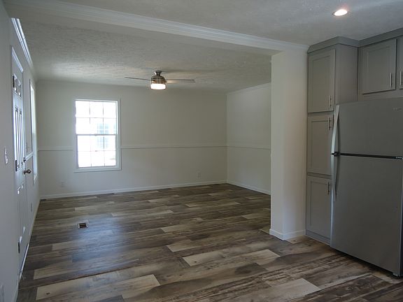 3rd image of 5732 Waycross Dr #5732