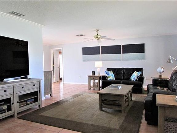 4th image of 2057 Michigan Ave NE