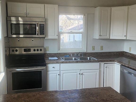 5th image of 2220 Superior Ave