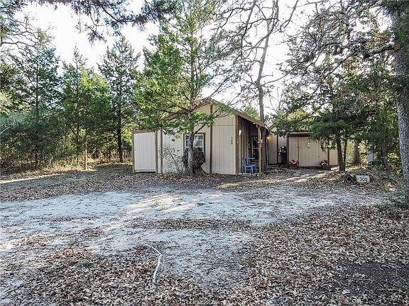 2nd image of 300 Sherwood Forest Ln