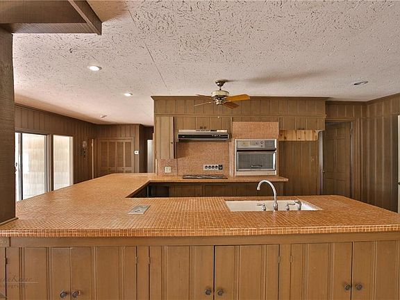 4th image of 1301 Avenue O