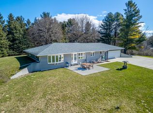 W1406 Foster Rd, Oostburg, WI 53070