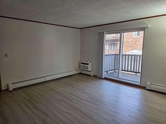 3rd image of 46 Westgate Rd APT 2