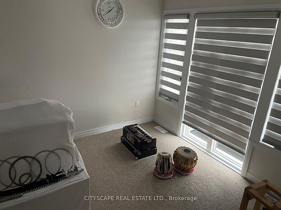 3rd image of 86 Gibson St