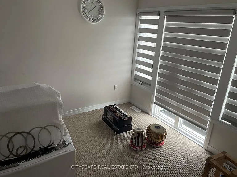 86 Gibson St — Photo 3