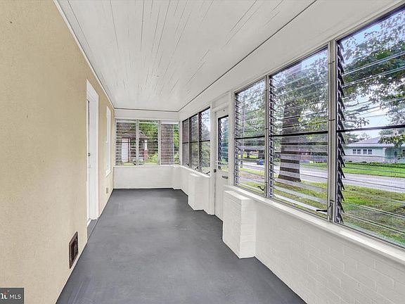 3rd image of 1011 Felton Rd