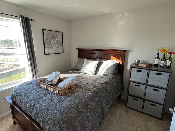 4th image of 426 Creekbed Cir