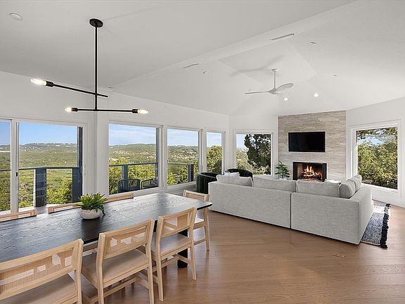 3rd image of 912 Terrace Mountain Dr W