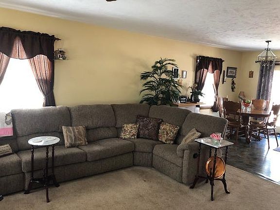 3rd image of 173 Brookwood Ln