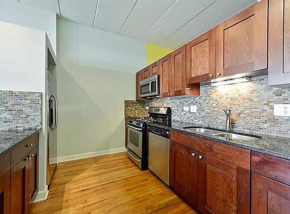 5th image of 837 S Western Ave Unit 207