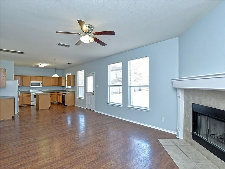 303 Banner Ave — Photo 9