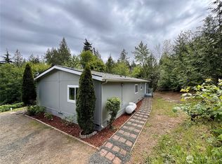 60 N Charles Pl, Hoodsport, WA 98548