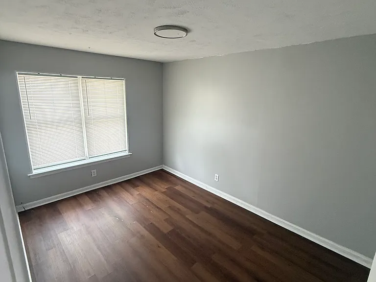 3413 Chauncey Ave — Photo 8