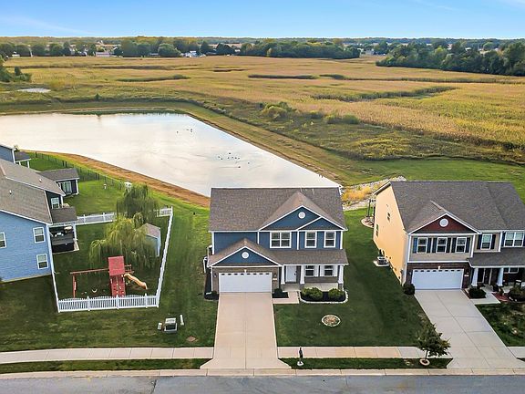 3rd image of 394 Longleaf Ln