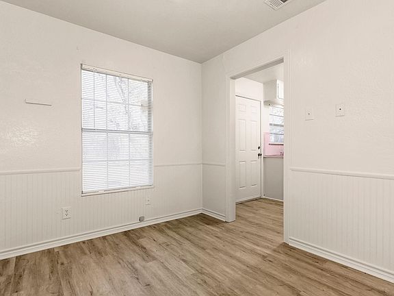 3rd image of 1905 Elkins Ave #1905