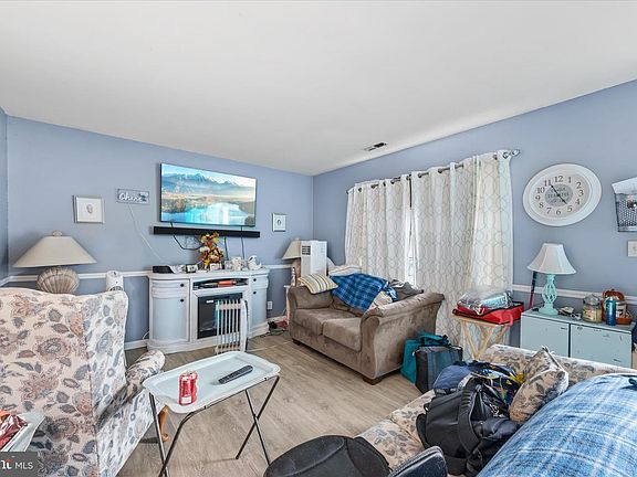 5th image of 219 Mildale Dr