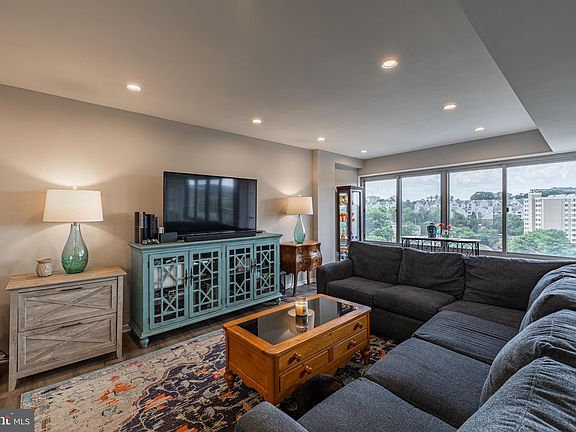 5th image of 5340 Holmes Run Pkwy Unit 914