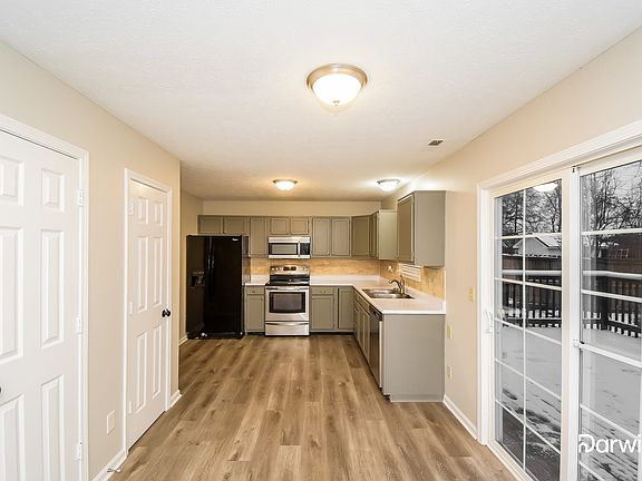 3rd image of 8416 Country Meadows Dr