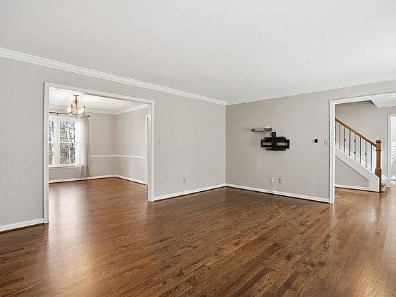 4th image of 4816 Holly Brook Dr