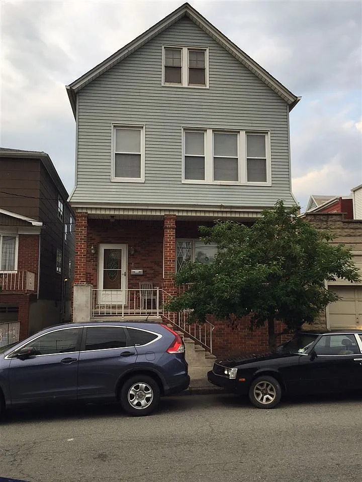 159 W 24th St photo 1