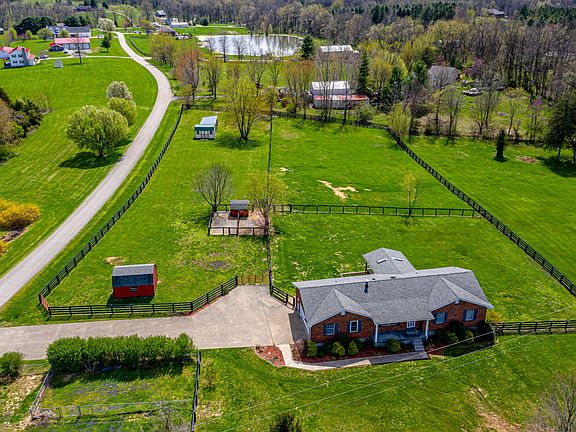 5th image of 76 Spring Meadows Dr