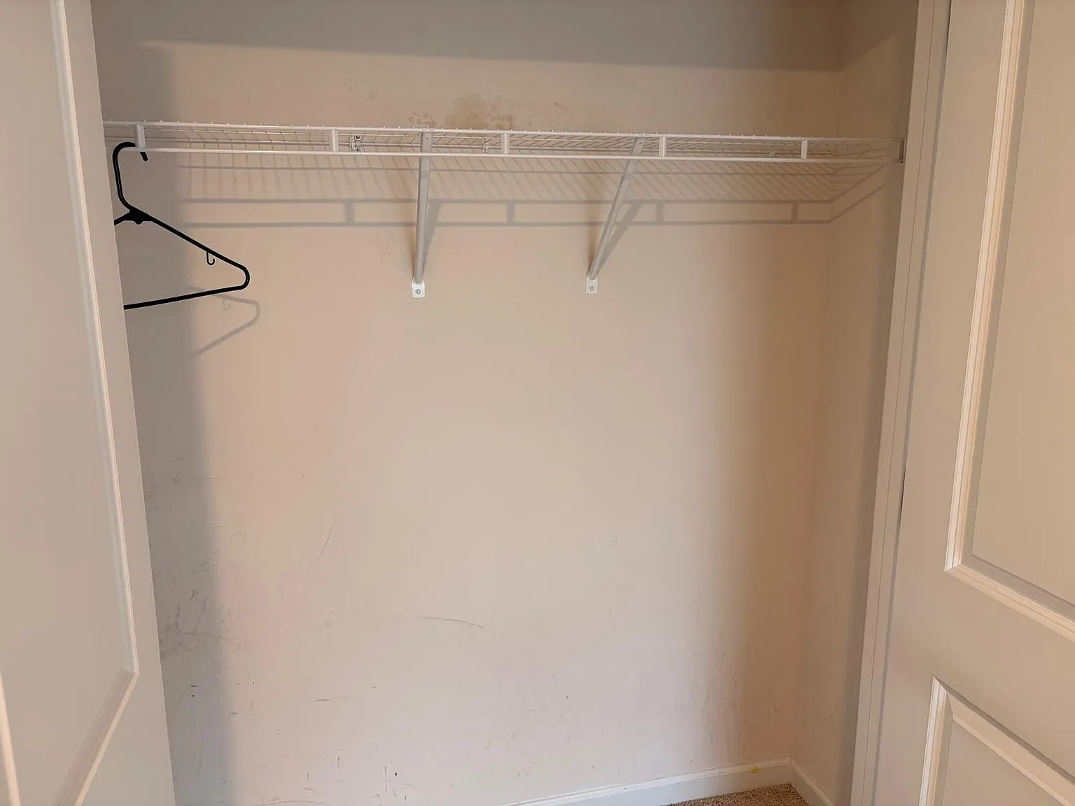 3 bed, 2.5 bath, 1416 sqft, $1,700 — Photo 2
