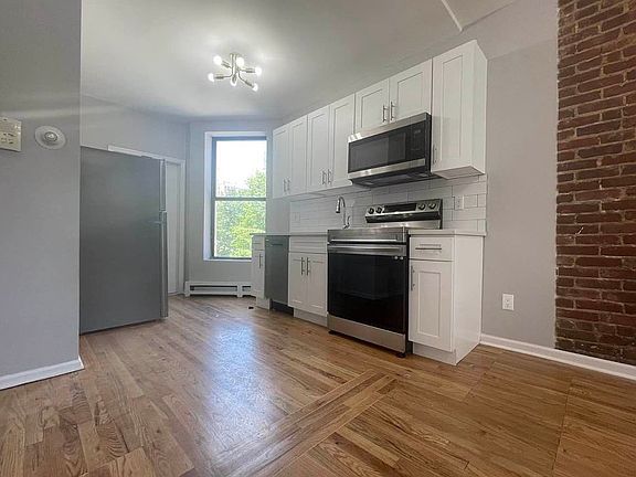 3rd image of 2847 Frederick Douglass Blvd APT 4F