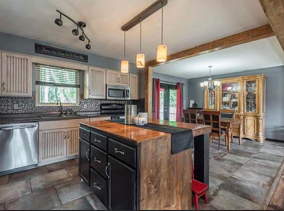 2nd image of 10527 Blakewood Dr