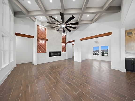 5th image of 207 Hidden Ranch