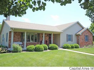 2516 Shadow Chaser Dr, Springfield, IL 62711