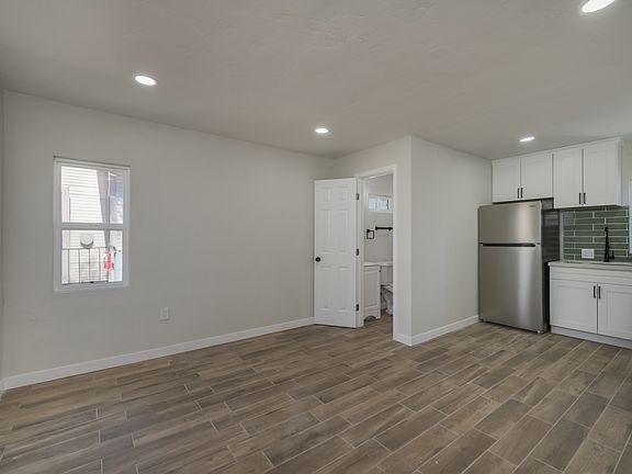 3rd image of 3853 41st St #1/2
