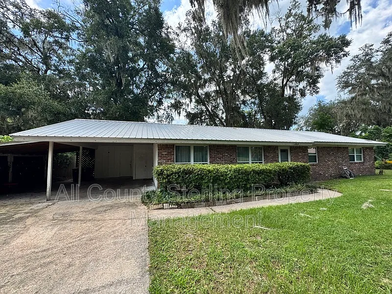 3 bed, 2.0 bath, 1350 sqft, $1,895 — Photo 2