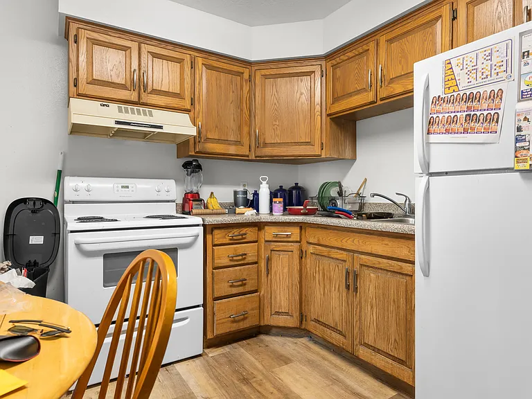 442 N 500 E #8 — Photo 3