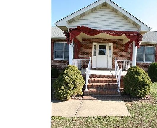 3rd image of 102 Sunshine Ln